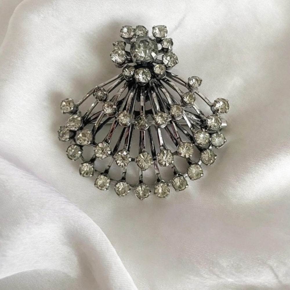 “VTG” 1950 Starburst Fan Silver-Tone Brooch/Pendant